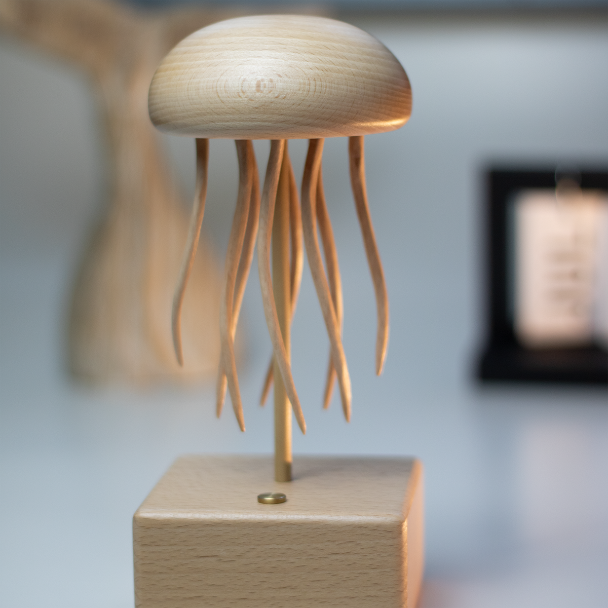 Handcrafted   Wooden   Jellyfish   Automaton